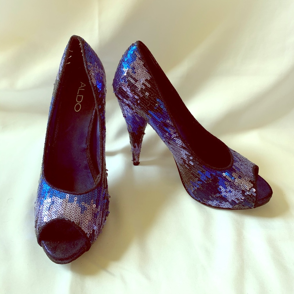 Sequenced heels